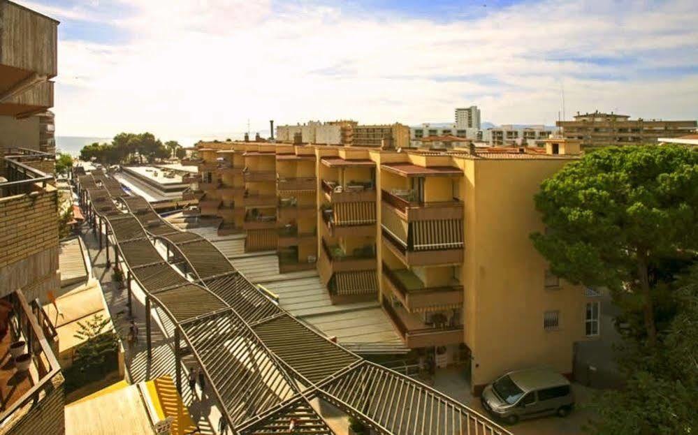 Apartamentos Bahia Dorada Salou Bagian luar foto